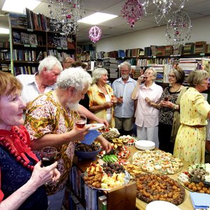 Die feesvieringe vir 10 jaar se uithou en aanhou begin